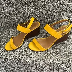 Beautiful Tory Burch wedge sandals